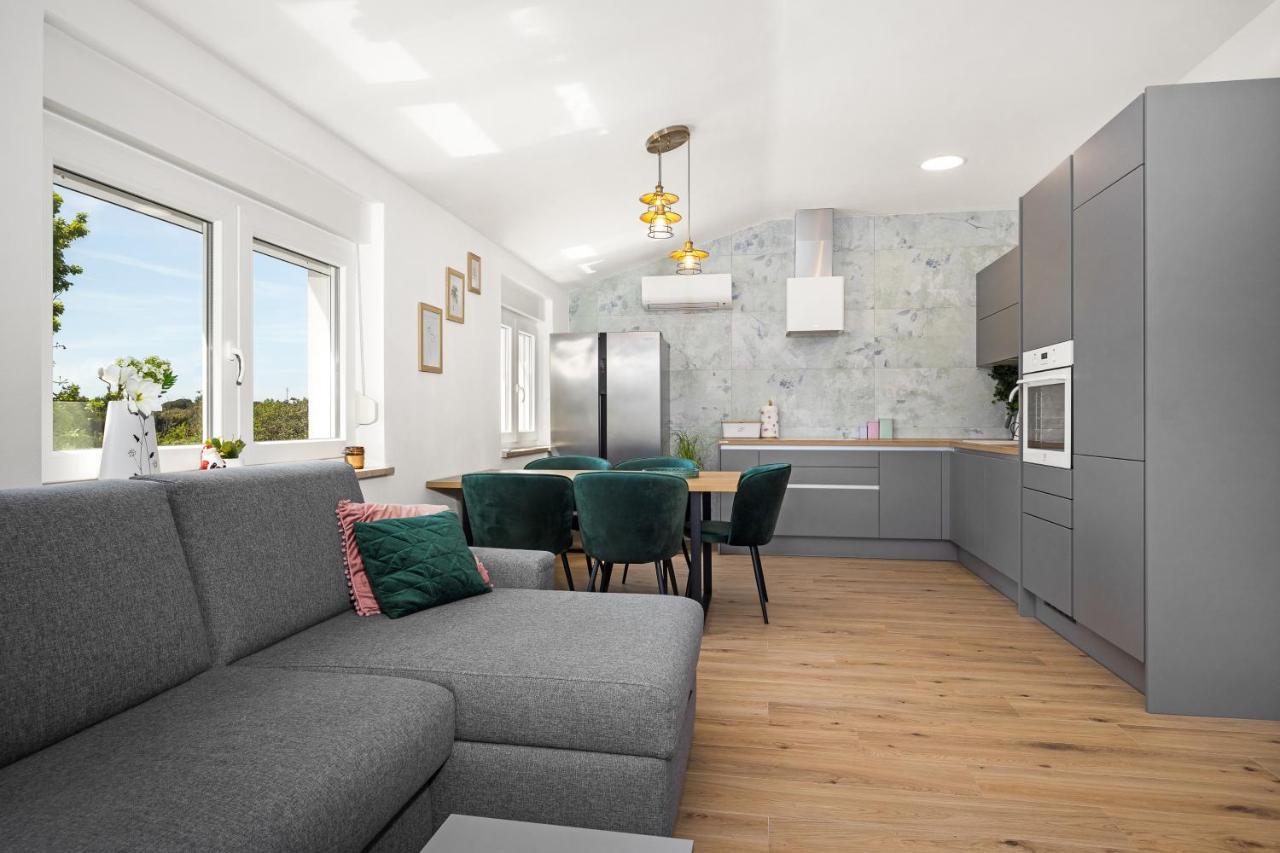Luxury Apartments Lotus&Lovor Pula Exterior photo