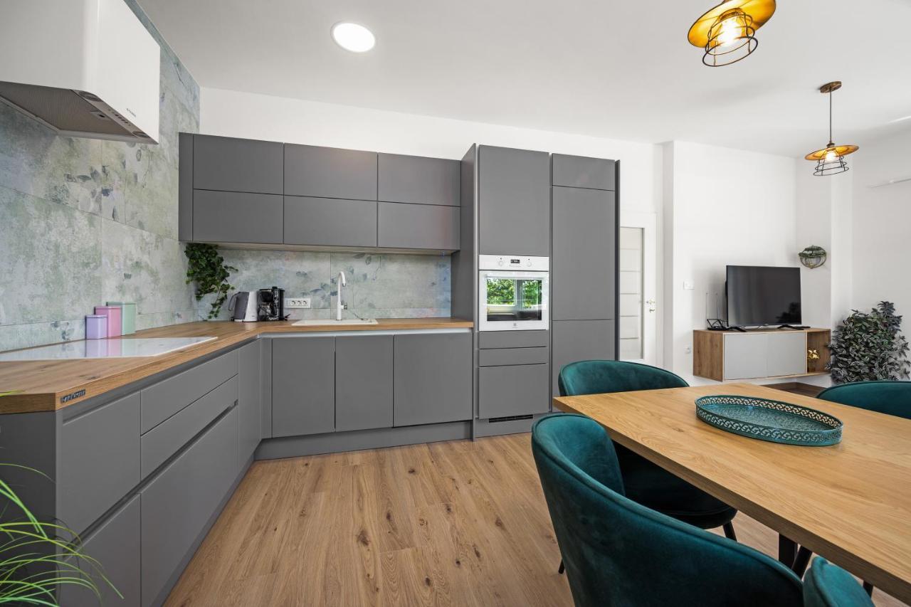 Luxury Apartments Lotus&Lovor Pula Exterior photo